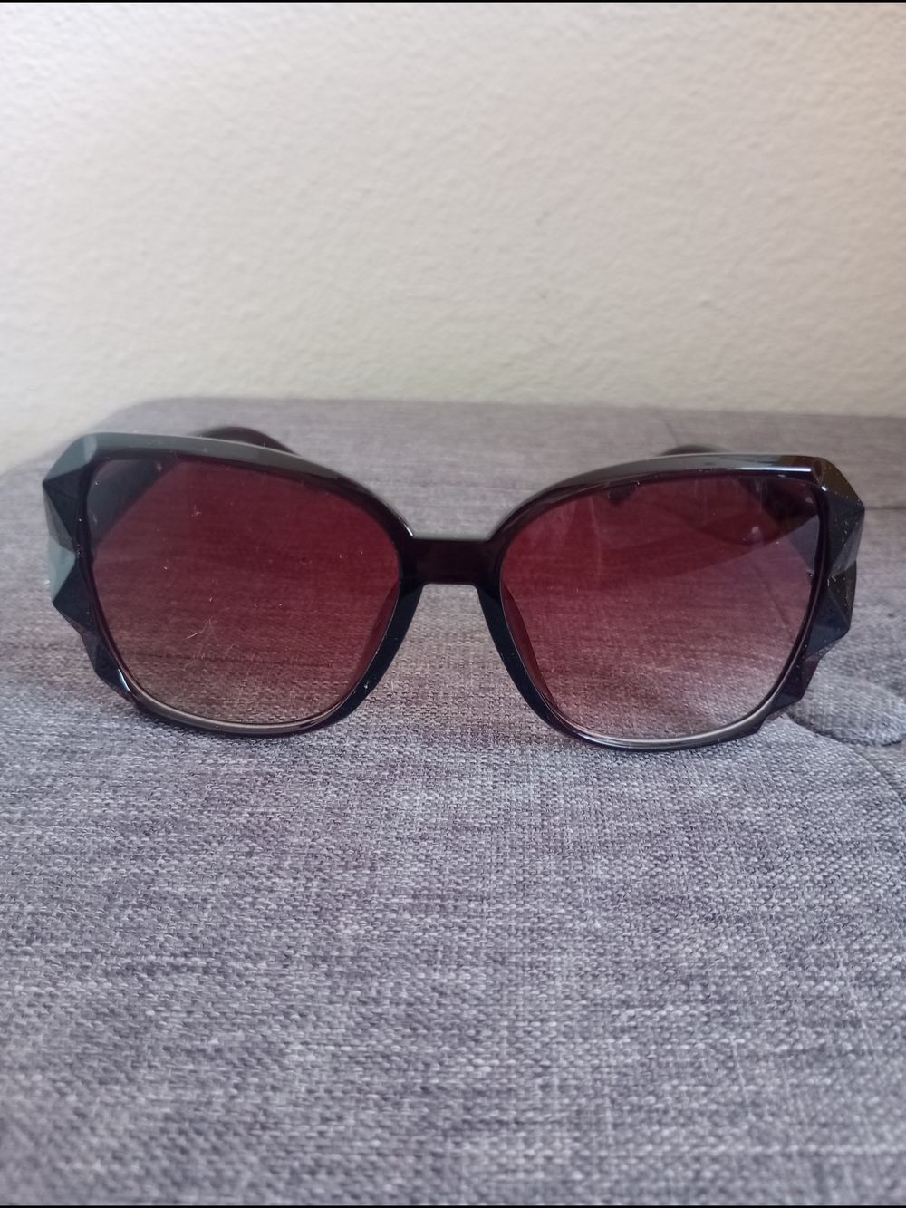 New Women's Gradient Brown Lens Sunglasses with Decorative Silver Temples